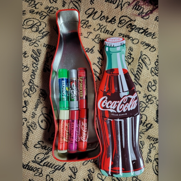 Gently used lip smacker coca cola tin comes with 6 lip gloss - Picture 6 of 7